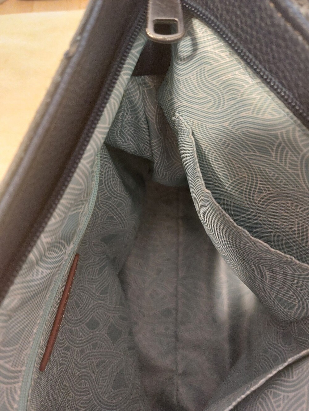 The Sak De Young Hobo Navy Blue - Picture 8 of 10